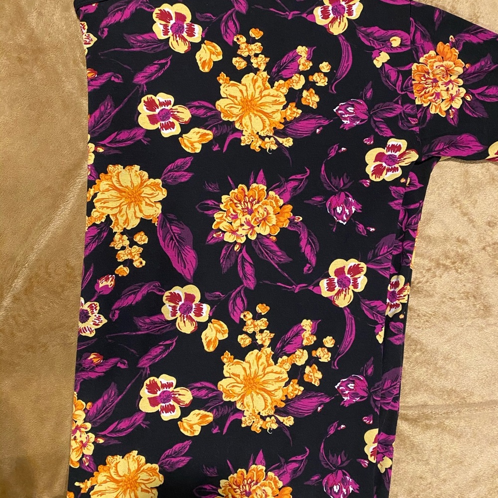 Women’s LuLaRoe top size 2x - Picture 6 of 9